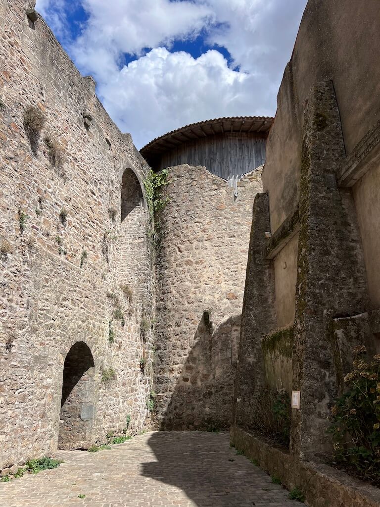 Part of Porte de la Citadelle / l'horloge