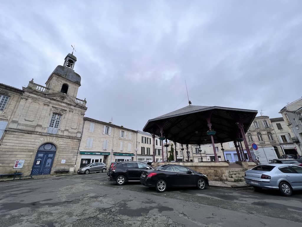 Place de la Liberation, Bourg